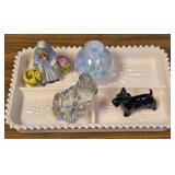 11 - DIVIDED TRAY WITH COLLECTIBLES