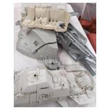 11 - MIXED LOT OF BUILDING TOY PARTS (F86)