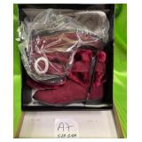 11 - PAIR OF HOLIDAY BOOTS SIZE 5.5 (A7)