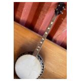 11 - VINTAGE 5 STRING BANJO