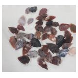 492 -M COLLECTION OF AGATE ARROWHEADS (P104)