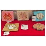 43 - NEW WMC BEADED POUCHES & COASTERS (N111)