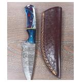 492 - HAND CRAFTED HUNTING KNIFE W/ DAMASCUS BLADE
