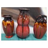 11 - LOT OF THREE DECORATIVE VASES (F151)