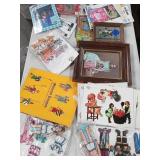11 - MIXED LOT VINTAGE-STYLE PAPER DOLLS (F91)