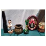 11 - MIXED LOT OF COLLECTIBLES (F235)