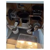 N2 - UTENSILS, WOK, COOKWARE, RACKS (K16)