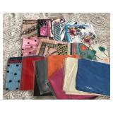 N2 - LOT OF FASHION SCARVES (M26)
