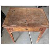 N2 - ANTIQUE SINGER CABINET SEWING MACHINE (G66)