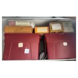 J2 - MIXED LOT OF HOLIDAY DECORATIONS (G22)
