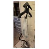 4J2 - CLOTHING STEAMER (M17)