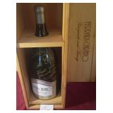 J2 - LOT OF ONE BOTTLE WITH WINE BOX (L85)
