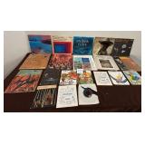 J3 - MIXED LOT OF VINYL RECORDS (R36)