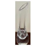 J3 - BACCARAT VASE 8'T (R13)