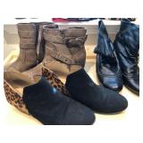 J3 - 3 PAIR WOMEN'S SHOES (9.5) (M29)