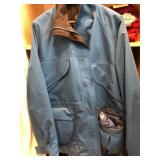 J3 - MEN'S CABELAS GORE-TEX JACKET SZ L (M23)