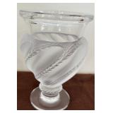 J3 - VINTAGE LALIQUE VASE 6'T (R10)