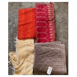 O - MIXED LOT OF THROWS (N20)