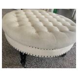 O - ROUND TUFTED OTTOMAN (M4)