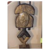 O - HAND CARVED SCULPTURE (GHANA) (L88)
