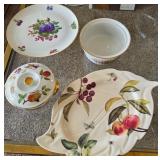 O - COLLECTIBLE PLATES & COVERED BOWL (L153)
