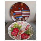O - 2 COLLECTIBLE CERAMIC PLATES (E20)