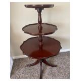 O - VINTAGE 3-TIER ACCENT TABLE (N14)