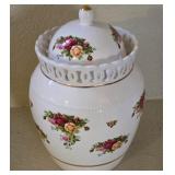 O - ROYAL ALBERT OLD COUNTRY ROSES JAR (L49)
