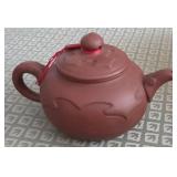 O - VINTAGE CHINESE RED CLAY TEAPOT (E31)