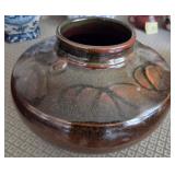 O - SIGNED POTTERY VASE (E37)