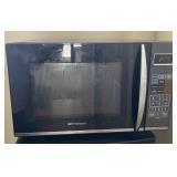 O - EMERSON MICROWAVE OVEN (M8)
