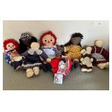 O - LOT OF COLLECTIBLE DOLLS (G24)