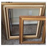 O - LOT OF TWO FRAMES (L142)