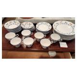N1 - CHARMING FLORAL DINNERWARE SET (K59)