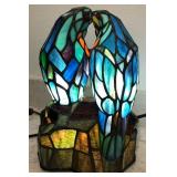 N1 - TIFFANY STYLE PARROT ACCENT LAMP (H39)