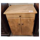 N1 - WOODEN KITCHEN STORAGE CABINET (K43)