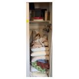 J1 - PILLOWS, BEDDING, BOOKS, HANGERS