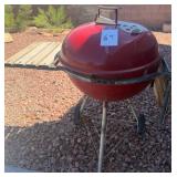 J1 - RED WEBER KETTLE CHARCOAL GRILL (G4)