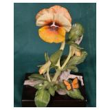 700 - 1972 CYBIS CHINA MAID PANSY W/ BUTTERFLY