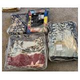 J1 - COZY ASSORTED THROW BLANKETS (L485)