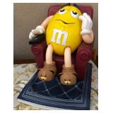 J1 - M&M CHARACTER COLLECTIBLE FIGURE (D133)
