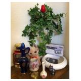 J1 - VINTAGE DECORATIVE COLLECTIBLES LOT (D202)