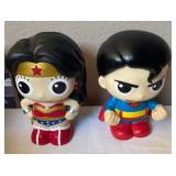 J1 - WONDER WOMAN & SUPERMAN FIGURES (H105)