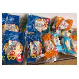 J1 - LOT OF COLLECTIBLE TOY FIGURINES (D278)