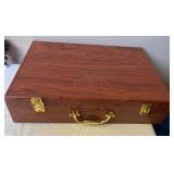 J1 - WORLD WINE WOODEN CASE (H125)
