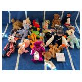 J1 - LOT ASSORTED BEANIE BABIES COLLECTIBLES K128