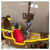 J1 - COLORFUL PIRATE SHIP PLAYSET (D127)