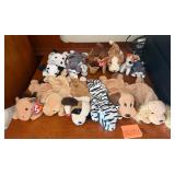 J1 - LOT OF ASSORTED STUFFED ANIMALS (L40)