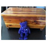 J1 - VINTAGE WOOD TRUNK WITH DECOR (D197)