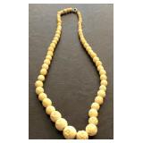 J1 - VINTAGE CARVED BONE BEAD NECKLACE (D176)